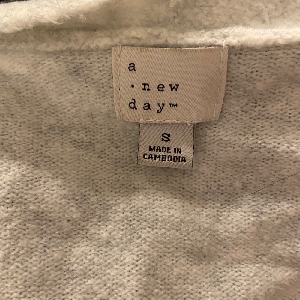 Cardigan - Picture 2 of 2